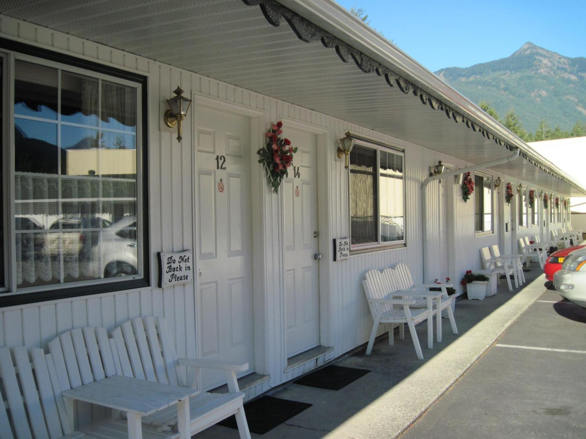 Alpine Motel Хоуп Экстерьер фото