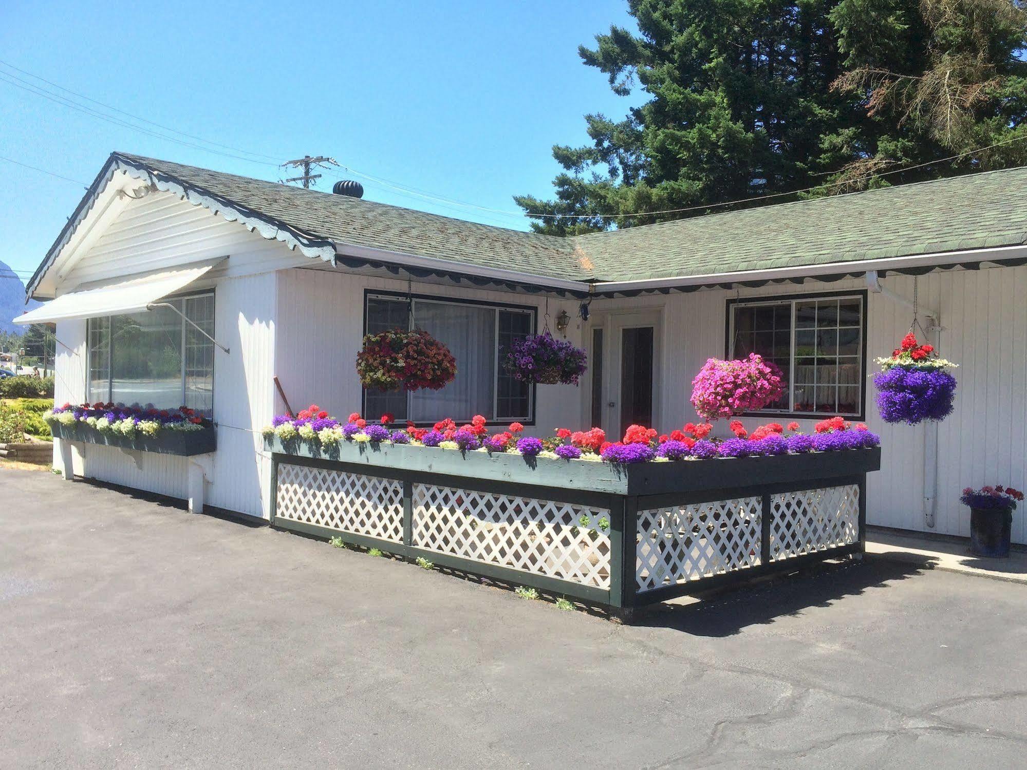 Alpine Motel Хоуп Экстерьер фото